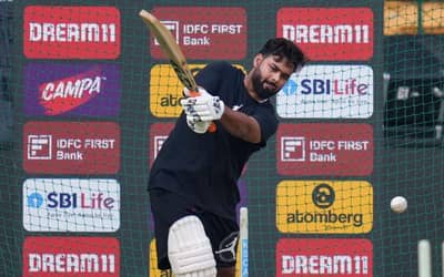 IPL 2024: Rishabh Pant declared FIT to play as wicketkeeper batter by BCCI, Mohammad Shami, Prasidh Krishna RULED OUT of IPL 2024
