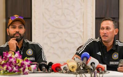 T20 World Cup Squad: Rohit Sharma meets Dravid and chief selector Ajit Agarkar to discuss Hardik Pandya's chances, T20 World Cup squad