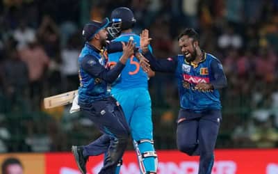 SL vs IND 2nd ODI: Rohit's Heroic Went in Vain as Jeffrey Vandersay Blew up Indian Batting Order With a 6-fer