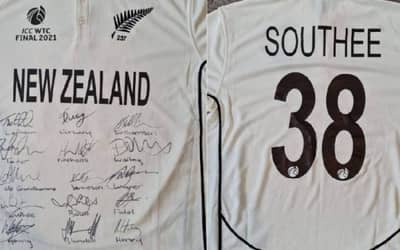 Tim Southee auctions a signed WTC Jersey to help an 8 years old cancer patient