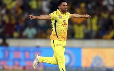 3 Bowlers who can replace Deepak Chahar in CSK for IPL 2022, if gets ruled out