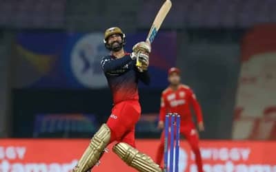 AB de Villiers says Dinesh Karthik makes him want to go back and play IPL