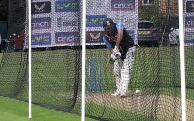 Watch Rohit Sharma training in the nets after testing covid negative