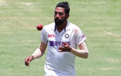 Warwickshire sign pacer Mohammad Siraj for last three county games