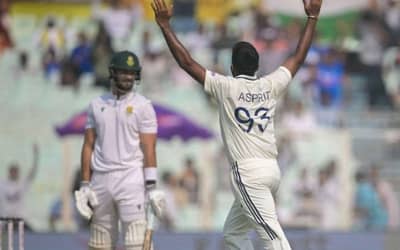 IND vs SA 1st Test: South Africa All Out for 159 as Bumrah Blows Away Proteas With a Fifer